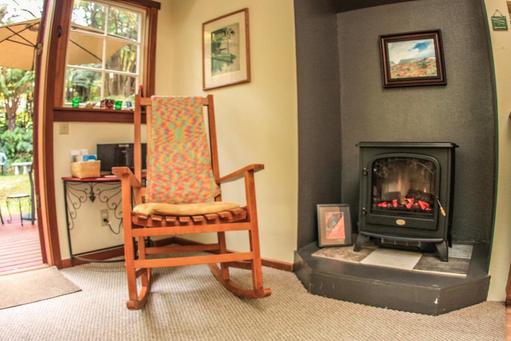 Ferny Hollow: Romantic Rainforest Cottage Volcano Dış mekan fotoğraf